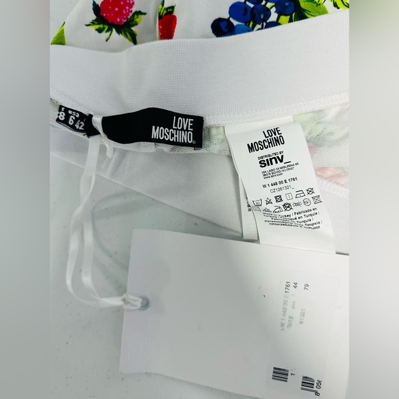 Love Moschino Fruittini Printed Shorts - Picture 8 of 8